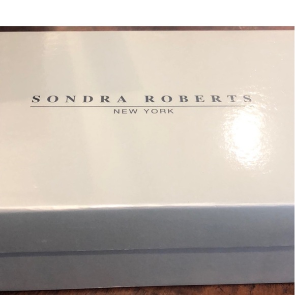 Red Lucite Resin Hard Clutch with Chain inside-boutique - Picture 9 of 12